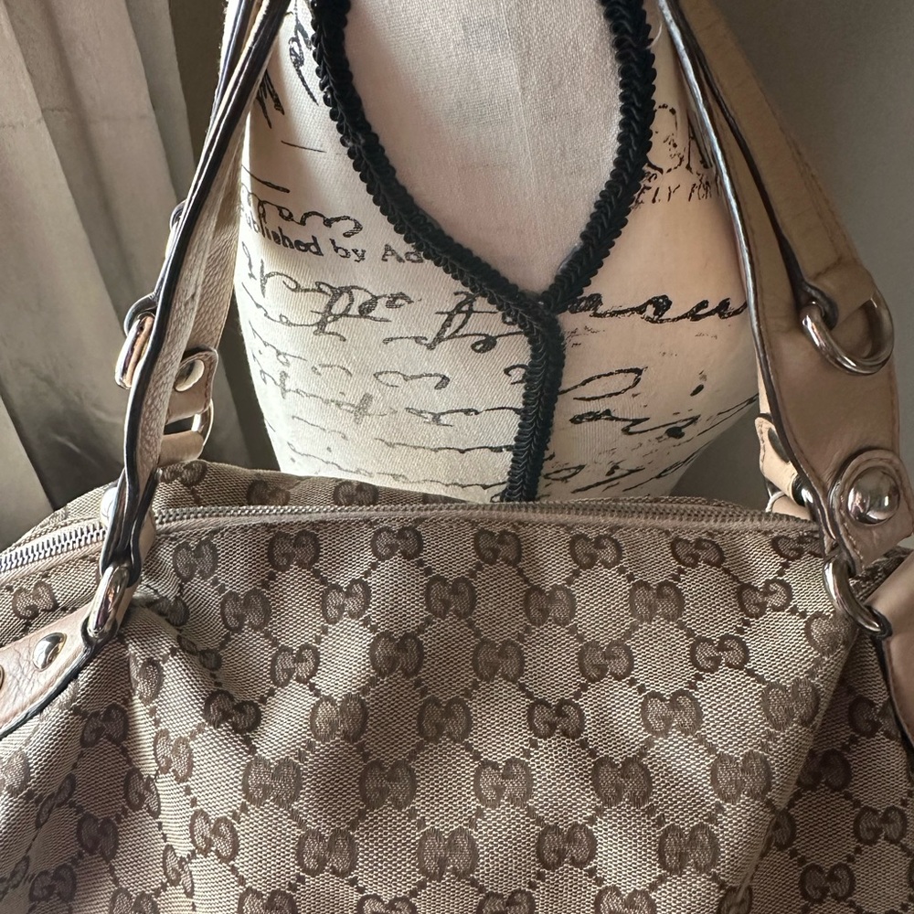 Gucci Beige Monogram Canvas Tote with Cream Leather Trim - Picture 8 of 10